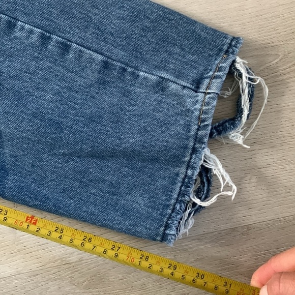 LEVI’S 94 BAGGY HIGH RISE JEANS size 26 distressed medium wash - Picture 6 of 13